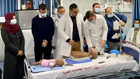 First Contingent of Students Evacuated from the Gaza Strip to Pursue Education in the Britain