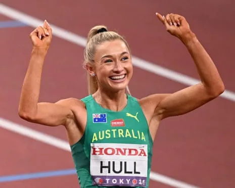 Australia's Jess Hull Seizes Fresh Start, Qualifies to World Championship Decider