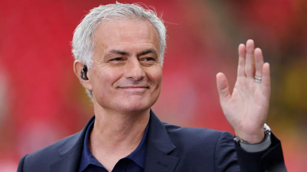 Who says no to Benfica? - Mourinho touches down for negotiations