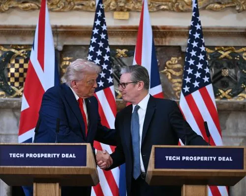 Donald Trump Directs Criticism on Vladimir Putin and Praises UK in Joint Appearance with Keir Starmer